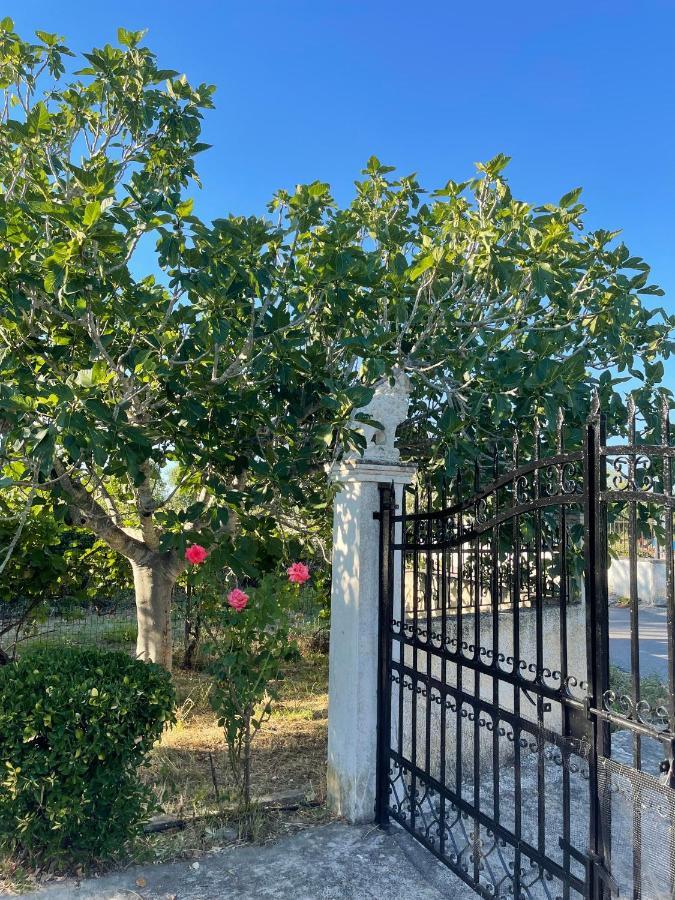 Beautiful Nearby Beach House With Garden, Private Pool And Large Yard Sidárion Exterior foto