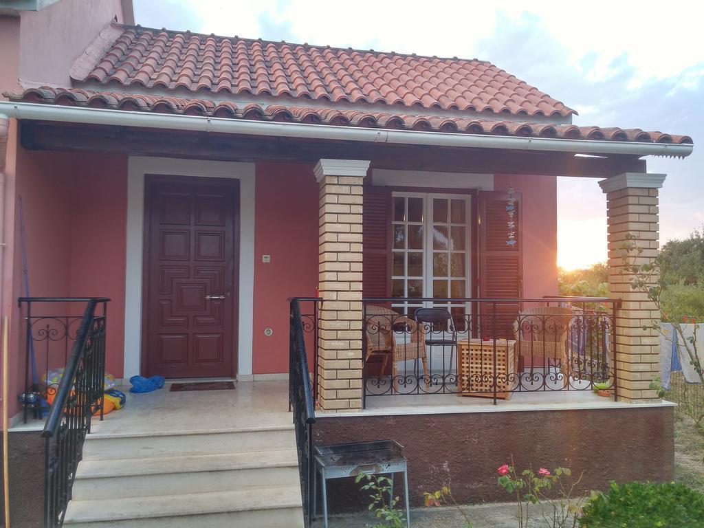 Beautiful Nearby Beach House With Garden, Private Pool And Large Yard Sidárion Quarto foto