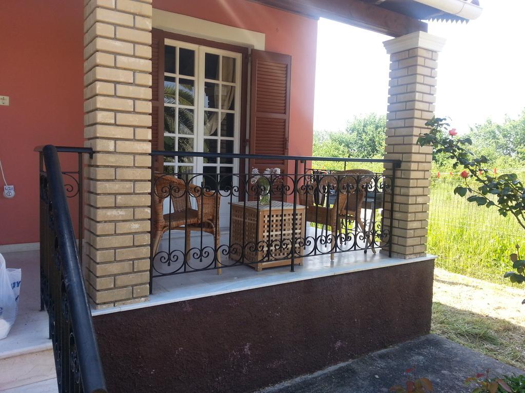 Beautiful Nearby Beach House With Garden, Private Pool And Large Yard Sidárion Quarto foto